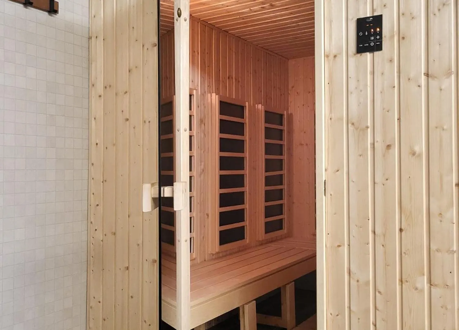 Blue River Apartment With Sauna&Gym And Parking 부다페스트